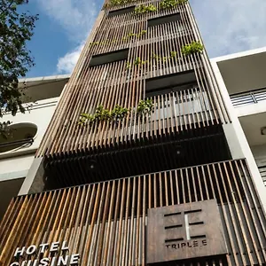 Hotel Triple E Fine Art Museum, Ho Chi Minh City